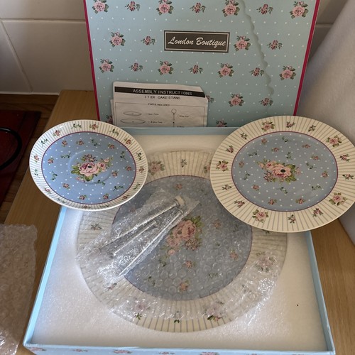 London boutique cake stand - boutique,