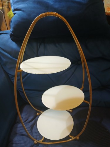 Tier gold colour and - 3, glass